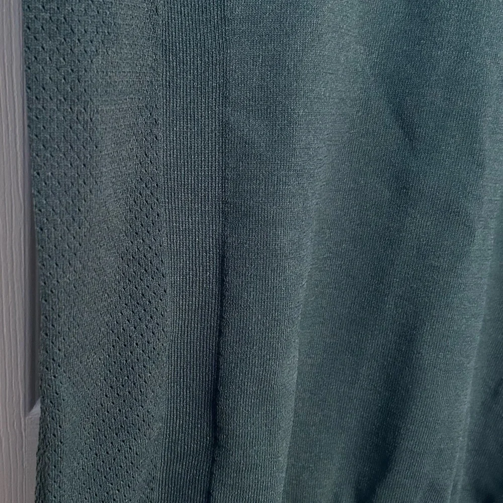 NWOT BRADY Men’s V-Neck Sweater- Teal/ Size Large